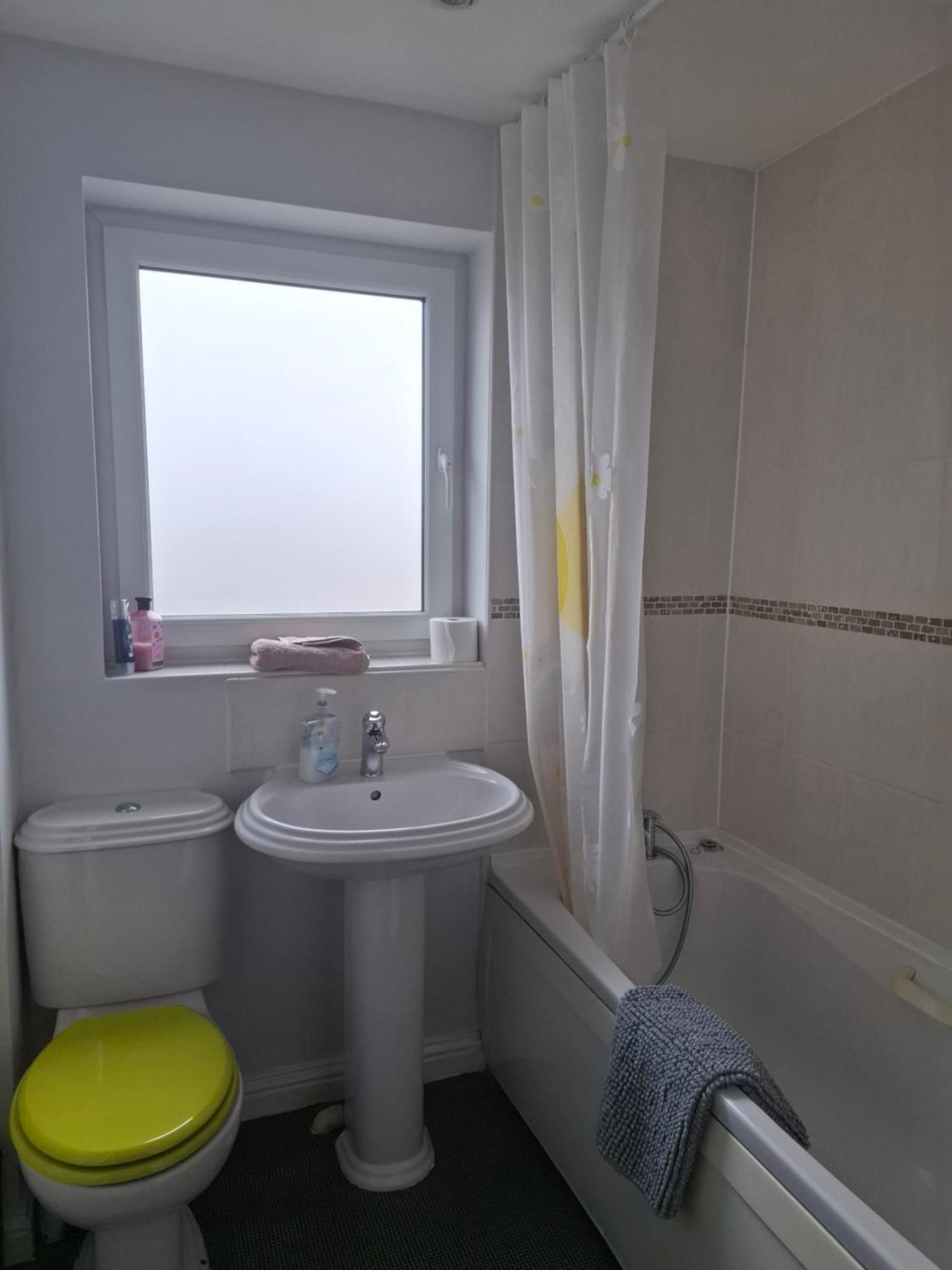 Driftmark Beachfront Location Aberavon Beach Sea Views Large Driveway Parking Private Site Fibre Optic Wi Fi Port Talbot Exterior foto